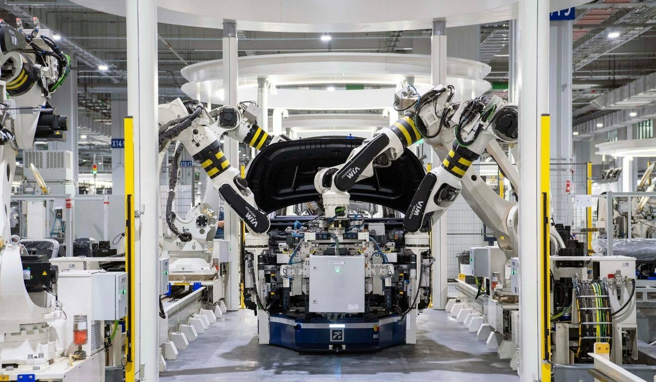 Fabricação de carros elétricos pode emitir até três vezes mais gases de efeitos estufa em relação à produção de automóveis a combustão, segundo a FGV e a Unicamp