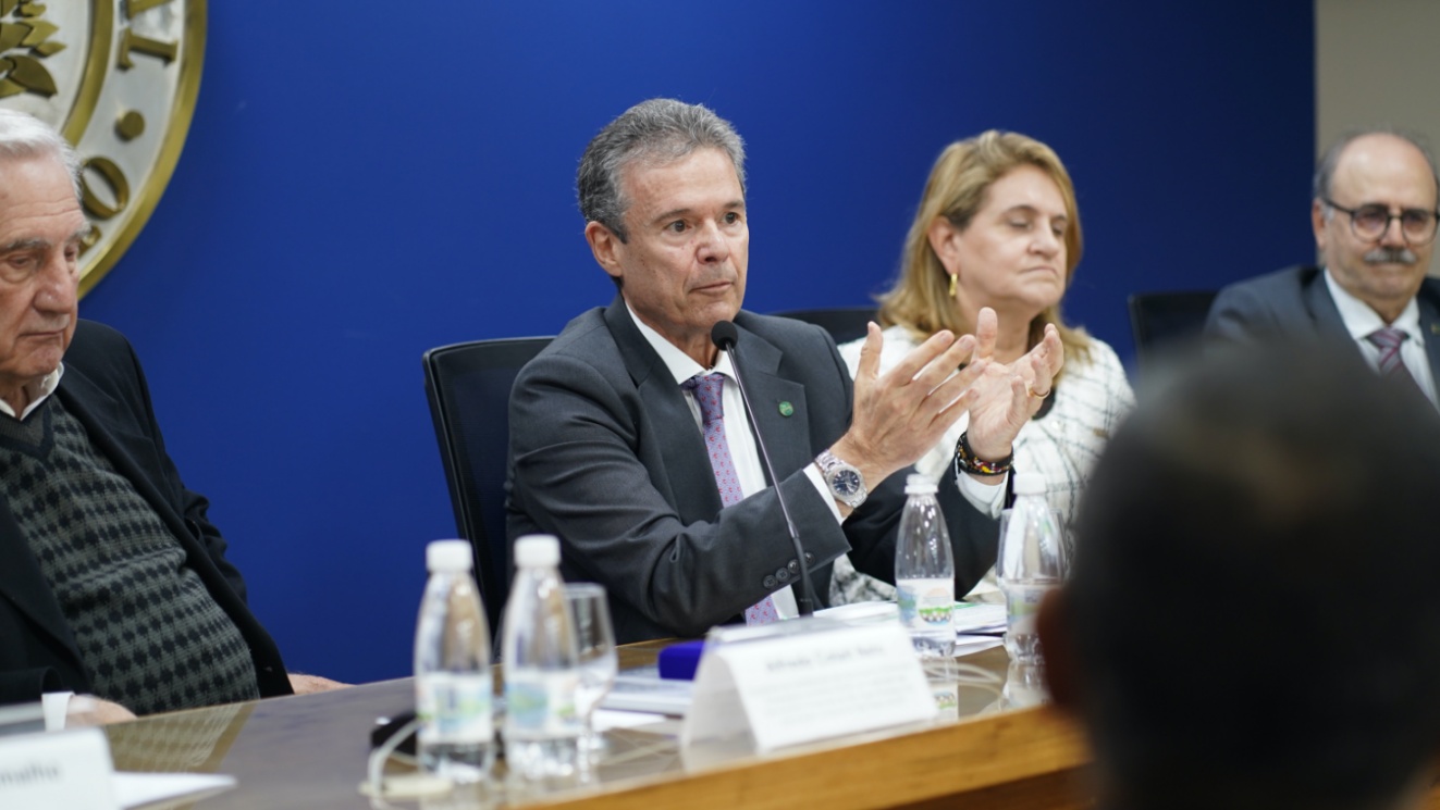 Ministro da Agricultura André de Paula